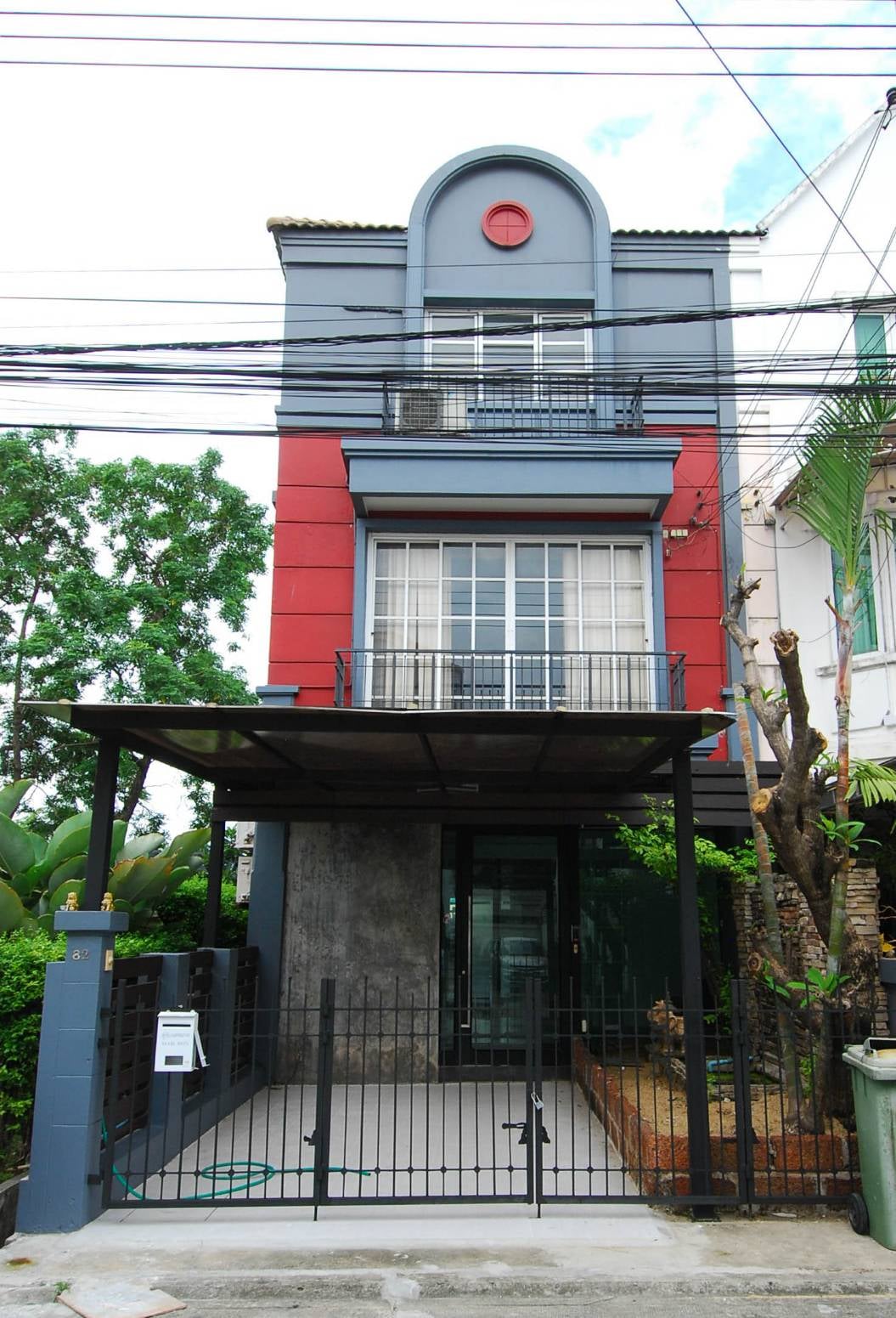 ทาวน์โฮมให้เช่า หมู่บ้านชาลิสา ลาดพร้าววังหิน 34 6ห้องนอน