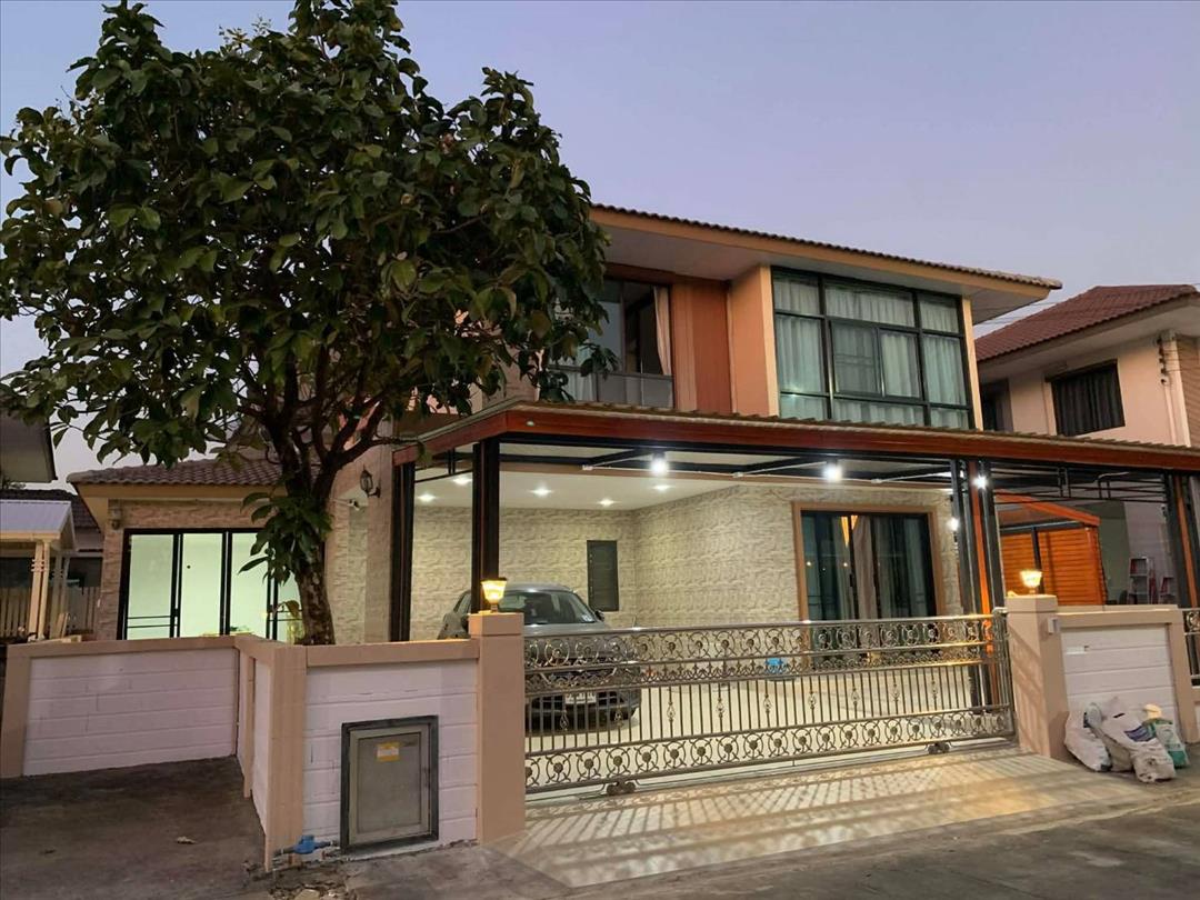  ให้เช่า บ้านเดี่ยว 2 ชั้น ม.โกลเด้น​วิลเลจ​ บางนา​-กิ่ง​แก้ว สภาพดี มีเฟอร์นิเจอร์ พร้อมอยู่ 