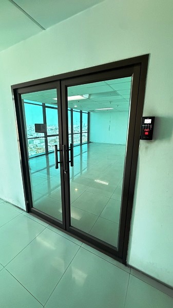 ให้เช่าพื้นที่ออฟฟิศขนาด90 ตรม ซอยรัชดาใกล้ ตึกเมืองไทยประกันชีวิต  MRT สุทธิสาร ห้องน้ำส่วนกลาง  ห้