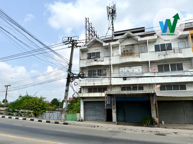 ขายออฟฟิศติดถนน ร่มเกล้า-มีนบุรี หลังริม ทำเลดี พื้นที่กว้าง 3.5 ชั้น มีดาดฟ้า ใกล้มอเตอร์เวย์