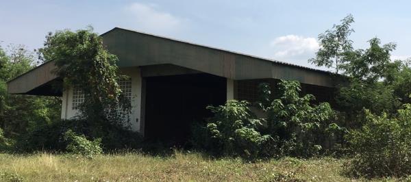 โกดังให้เช่า พร้อมบ้านพักคนงาน แข็งแรง ติดถนนใหญ่ ถนนกว้าง