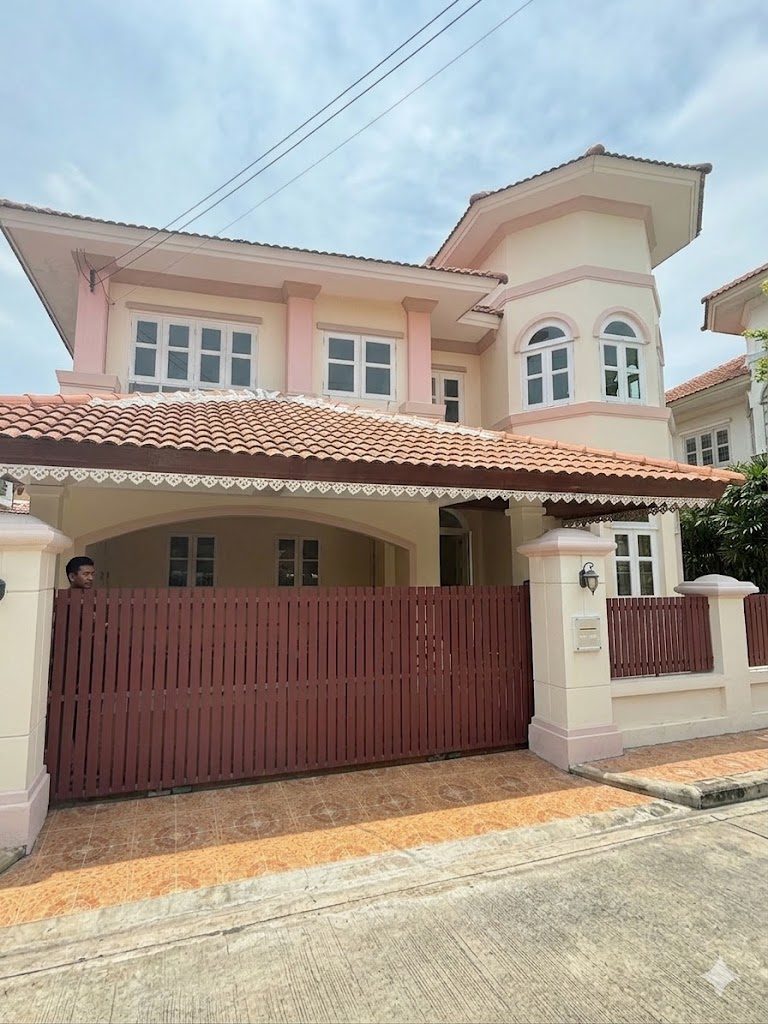 บ้านเดี่ยวให้เช่า ภัสสร 4 คลอง 3  5ห้องนอน 3ห้องน้ำ