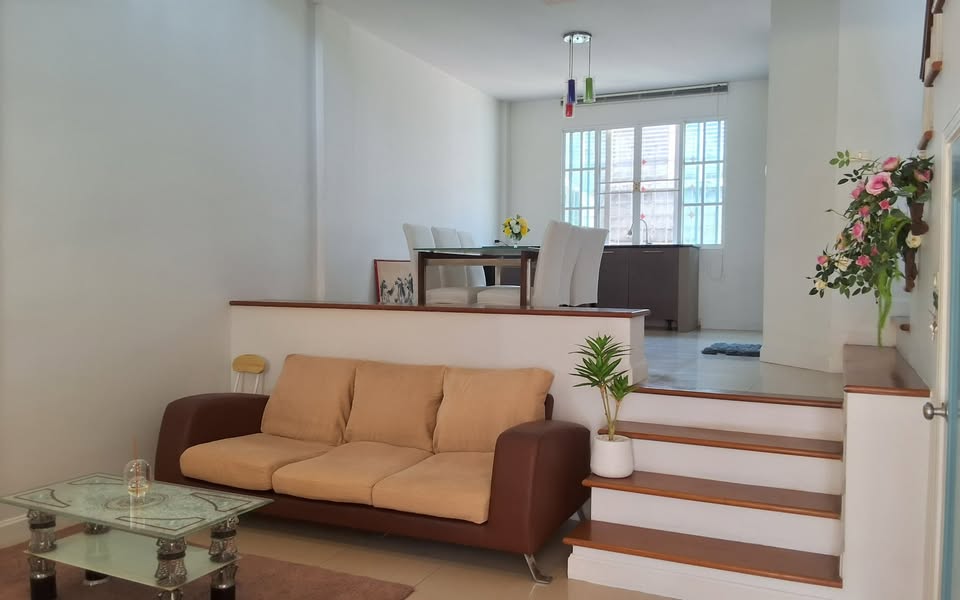 เช่าทาวน์โฮม 3 ชั้น โครงการ พลัส ซิตี้ พาร์ค นวลจันทร์ 32