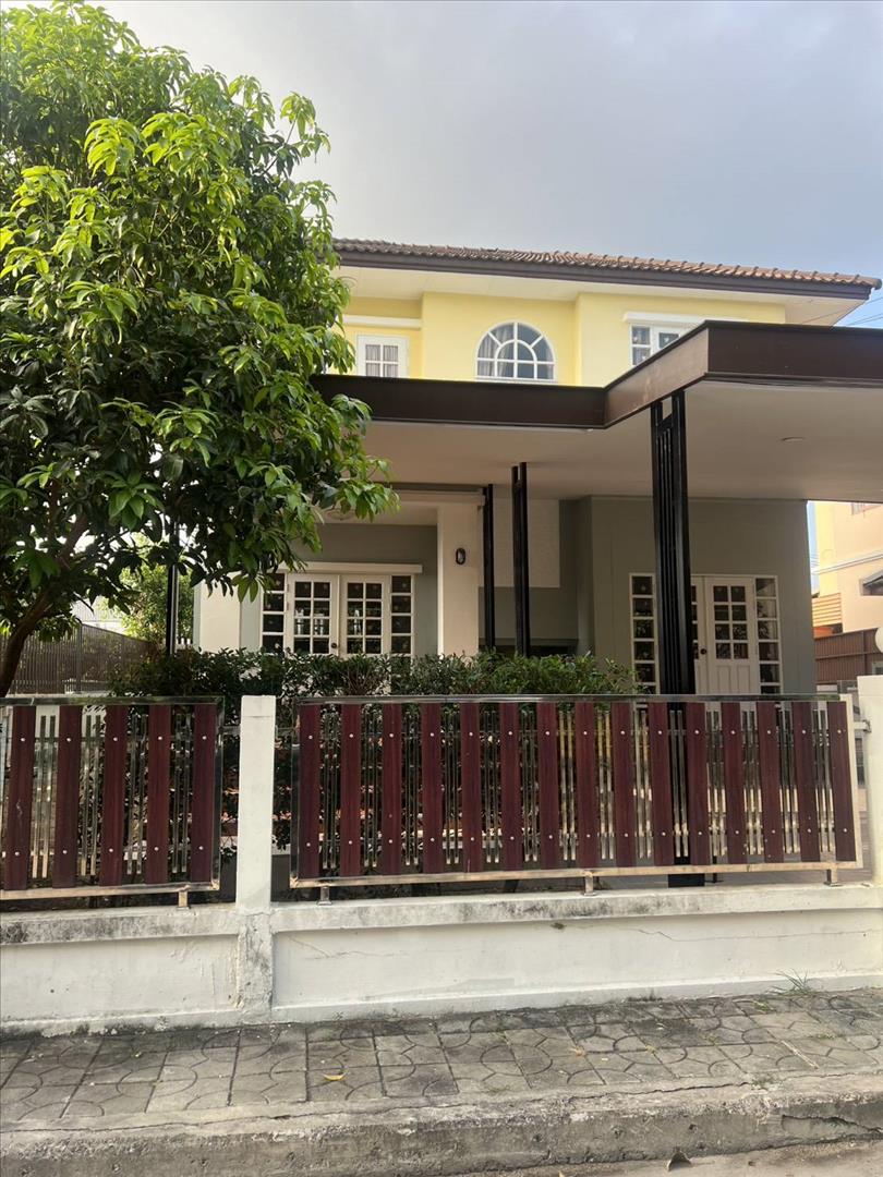  ให้เช่า บ้านเดี่ยว 2 ชั้น ม.วรารมย์ เลควิลล์ บ้านสวย สภาพดี มีเฟอร์นิเจอร์ พร้อมอยู่ ราคา 25,000