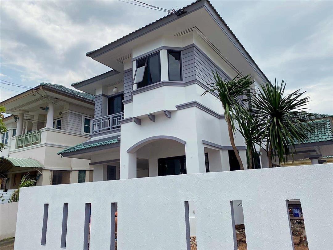 ให้เช่า บ้านเดี่ยว 2 ชั้น หมู่บ้านพฤกษชาติ แสนสุข รามคำแหง118 สภาพดี เหมาะสำหรับพักอาศัย ราคา 18000