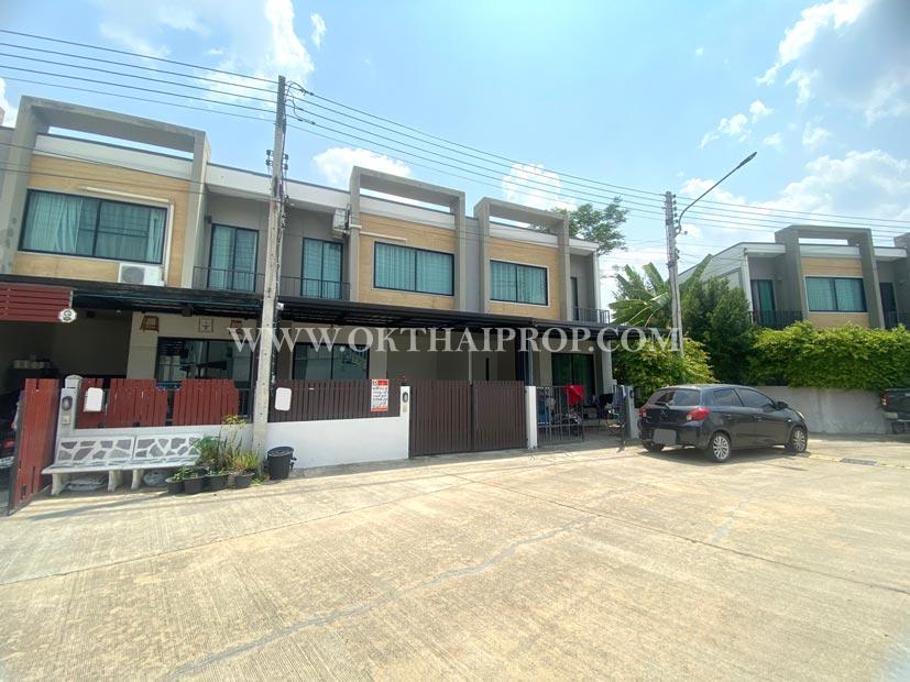 ทาวน์โฮม เอสเกต กรุงเทพฯ-ปทุมธานี