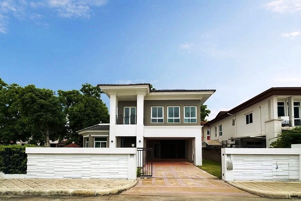 ให้เช่า บ้านเดี่ยวแกรนด์คาแนล ดอนเมือง2 ชั้น พื้นที่136 ตรวใช้สอย250ตรว3  ห้องนอน3ห้องน้ำ