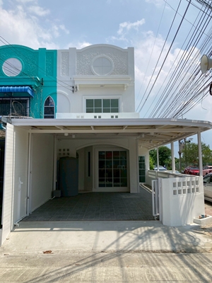  ขายทาวน์เฮ้าส์ 2 ชั้น รีโนเวทใหม่ พร้อมอยู่! 