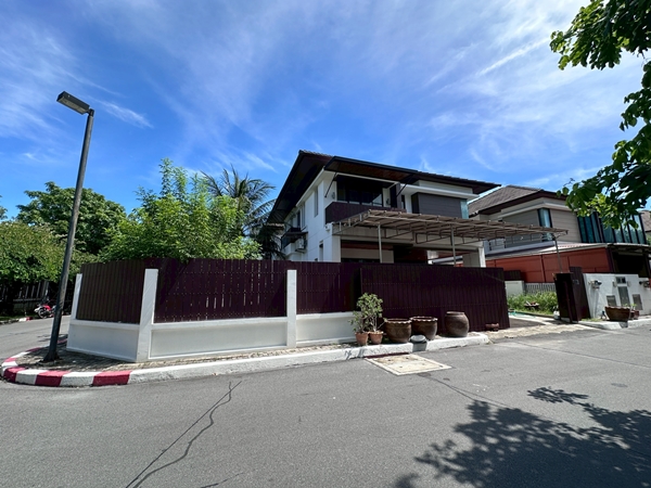 ขายบ้านเดี่ยว 2 ชั้น เลควิว พาร์ค บางนา กม.8  ( Lake View Park Bangna ) 