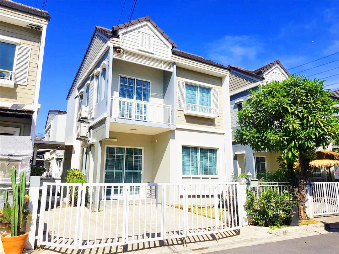 H 992 ให้เช่า บ้านแฝด ม.The Village Bangna สภาพดี มีเฟอร์นิเจอร์ ใกล้เมกกะ บางนา ราคา 24,000 บาท