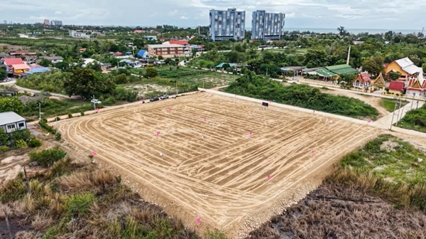 ขาย ที่ดินชะอำ เพชรบุรี  ใกล้ถนนใหญ่และใกล้หาดเพียง 800 เมตร ถมแล้ว ราคามิตภาพสุดๆ น้ำไฟถนนพร้อม 