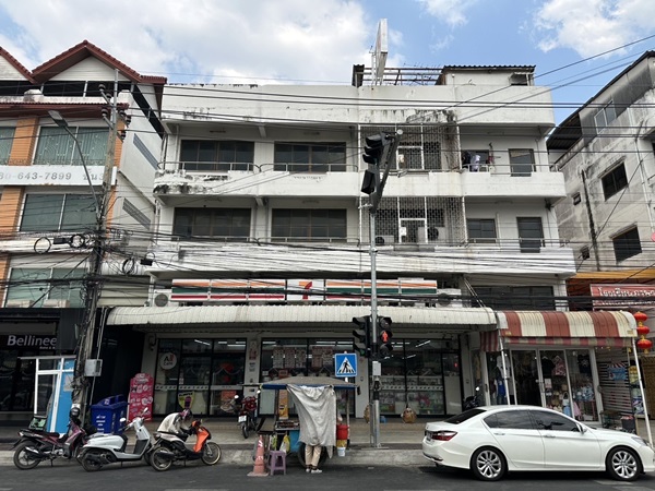 ขายอาคารพาณิชย์ 3.5 ชั้น ทำเลทองแบริ่ง ตรงข้าม รร.เซนต์โยเซฟ พร้อมผู้เช่า(7-11) ผลตอบแทน 